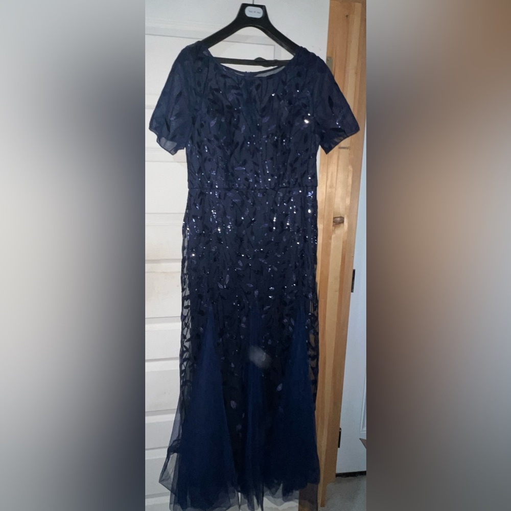 Brand new EVER-PRETTY Plus Sequin Mesh Dress Size 0XL (12)